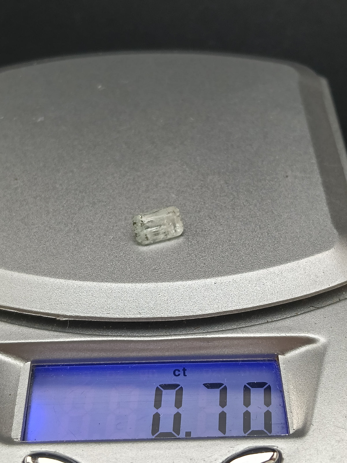Esmeralda Natural Colombiana 0.70 ct Sin Tratamiento 7x4mm