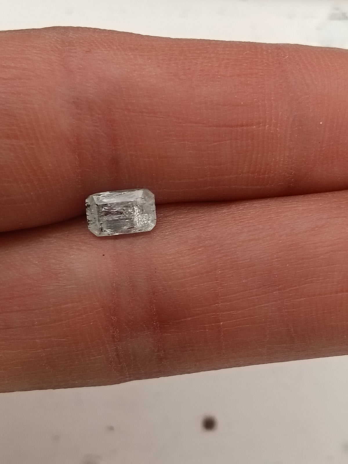 Linda Esmeralda Natural de Colombia sin tratamiento 0.20ct buen cristal entonado